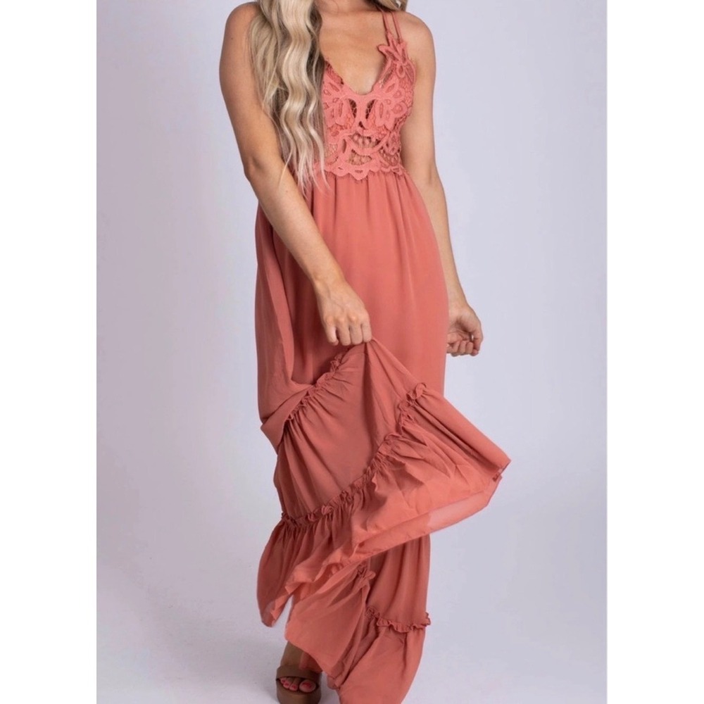 Bella Ella NWT Find Your‎ Voice Lace Maxi Dress Small